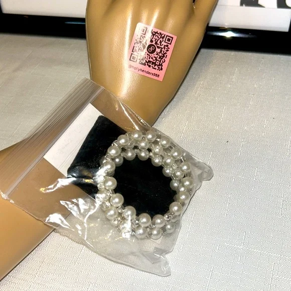 Swarovski Crystal | 3 Row Pearl Bracelet | New With Tags - Picture 6 of 8